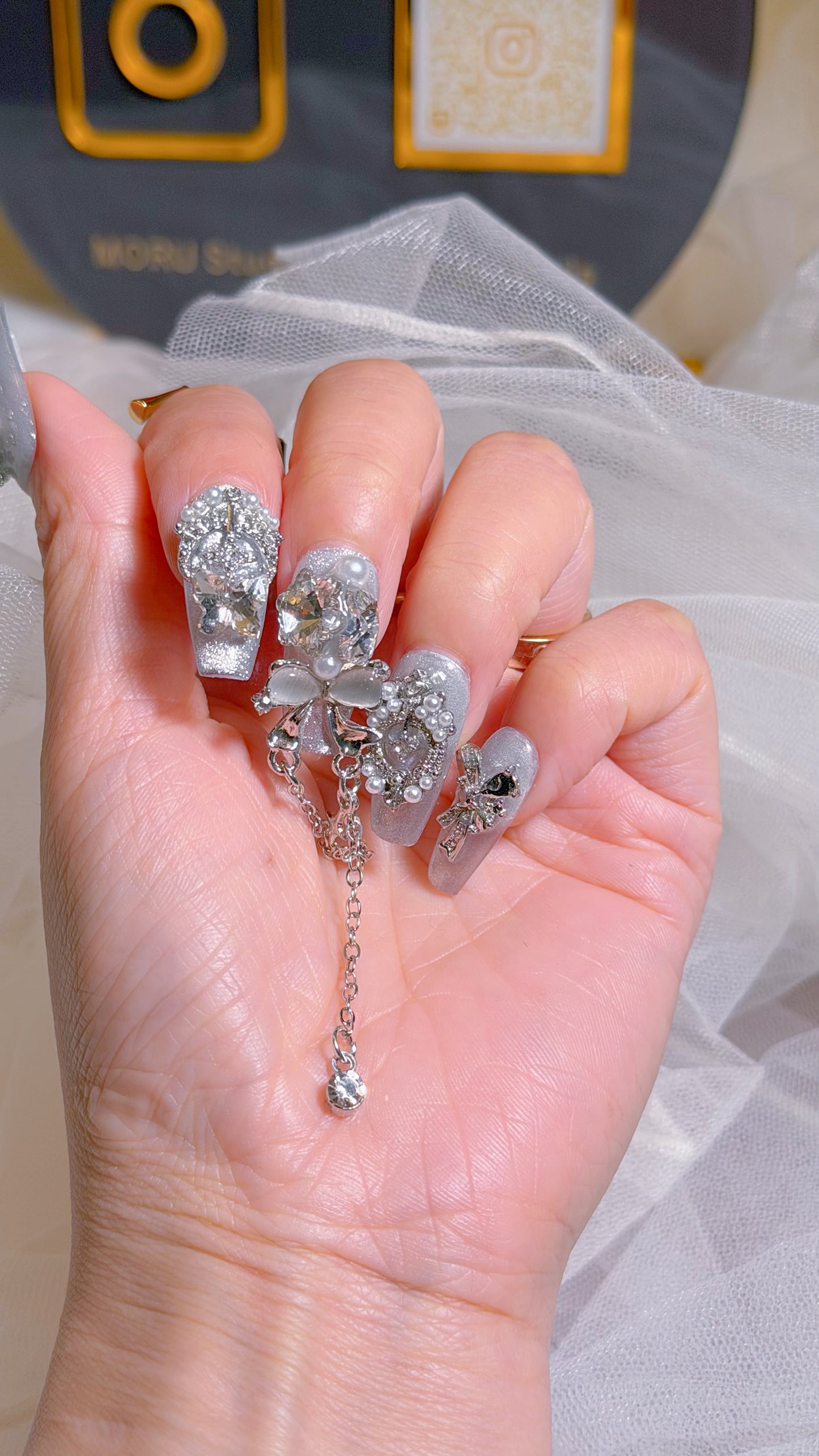 Moru Studio Crystal Bow Press On Nails